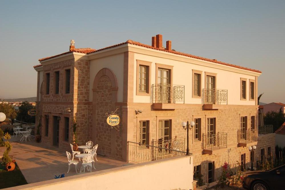 cunda fora otel