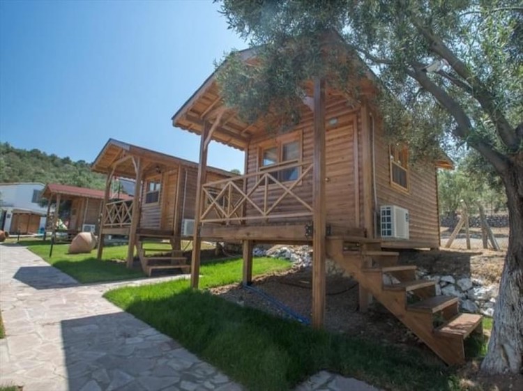 fame beach bungalow
