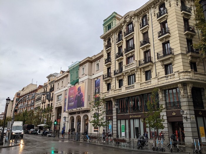 madrid'de nerede kalınır la latina