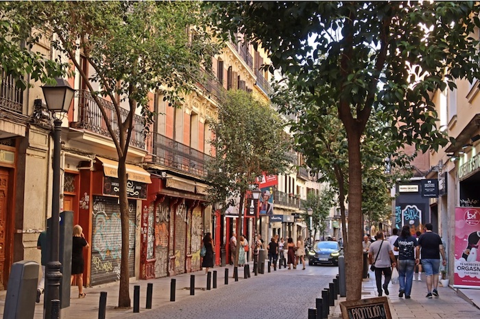 madrid'de nerede kalınır malasana