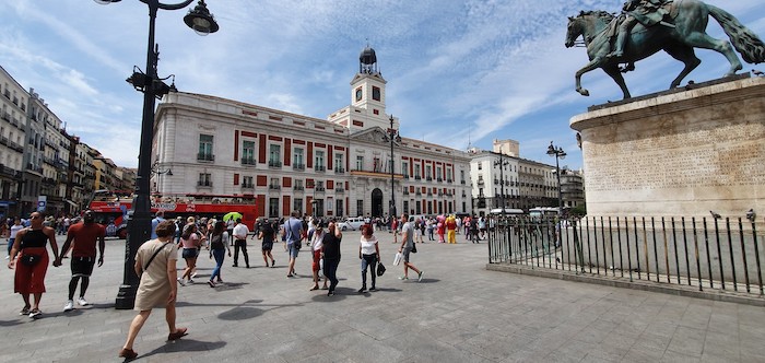 madrid'de nerede kalınır Puerta del Sol