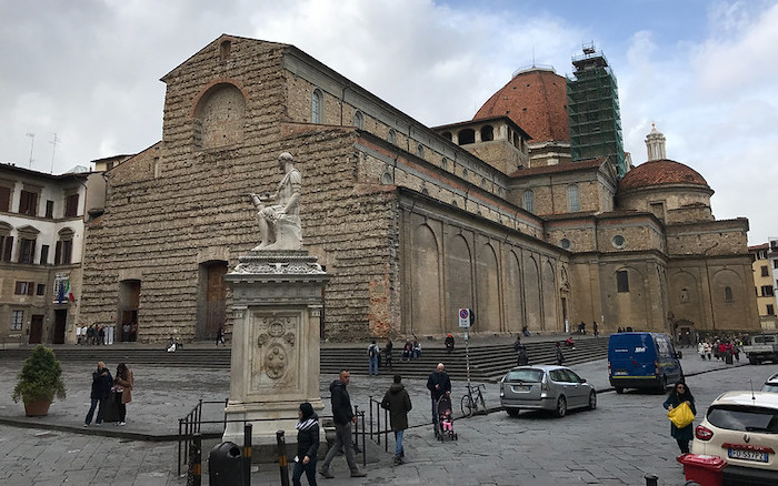 floransa'da nerede kalınır san lorenzo