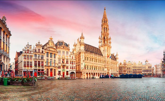 Touristica İzmir'den Direkt Sefer ile Brüksel & Paris Turu Rotası Sun Express HY ile