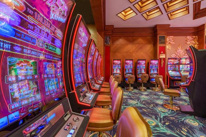 Les Ambassadeurs Hotel Casino&Marina