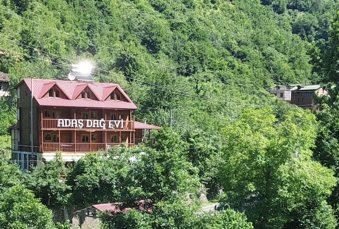 Adaş Dağ Evi & Restaurant