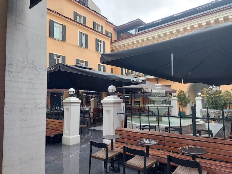 Radisson Blu Hotel Istanbul Pera Starbucks